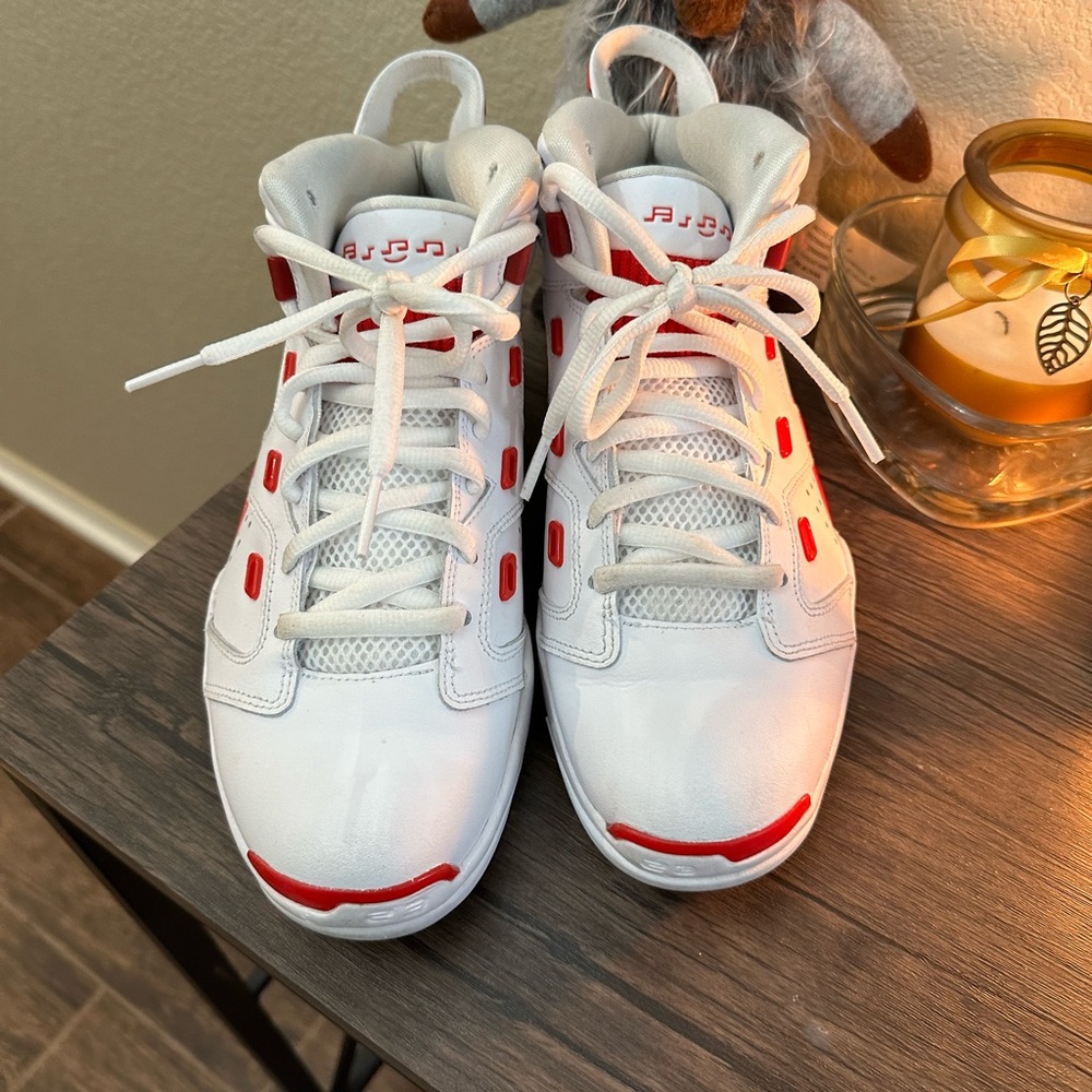 Jordan’s 6-17-23 white/university red 7Y